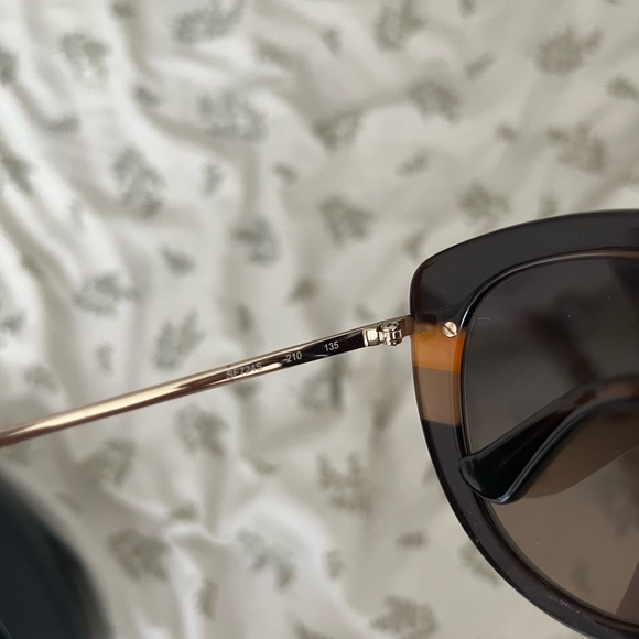 salvatore ferragamo sunglasses - Picture 5 of 6
